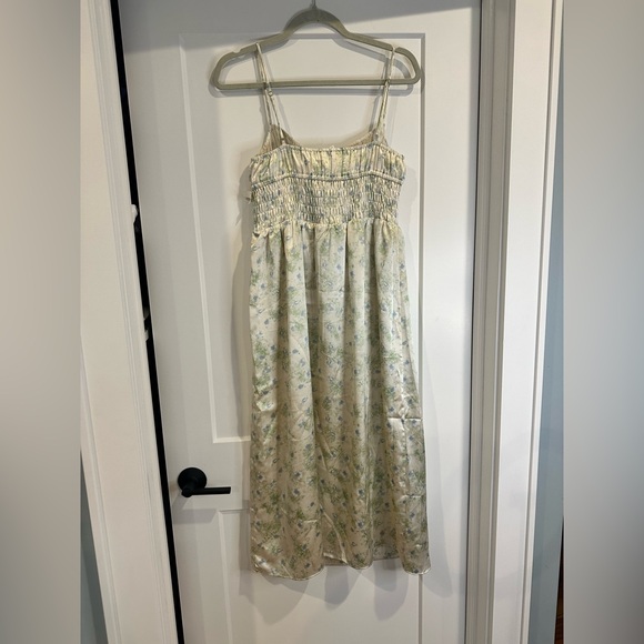 ASTR Satin Floral Midi Dress - IVORY - Picture 5 of 10